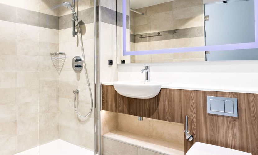 EcoReadyBath_completed_prefabricated_bathroom_hotel_Courtyard by Marriott_02